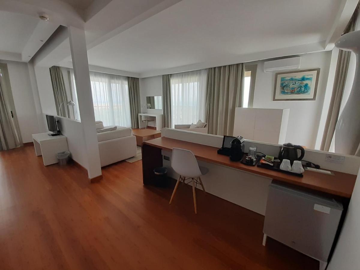 Buca Beachclub Resort (Adults Only) Meszíni Kültér fotó